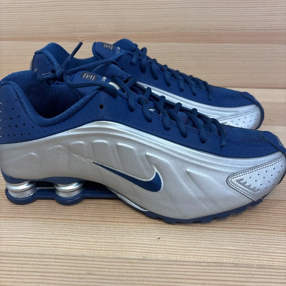 Nike Shox R4 Men's Size 10 1/2 Sneakers NO LID #IQ939 476 Blue Metallic Silver